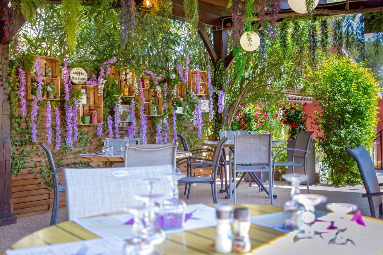 Hotel Les Pins Blancs En Provence Le Muy Exterior foto